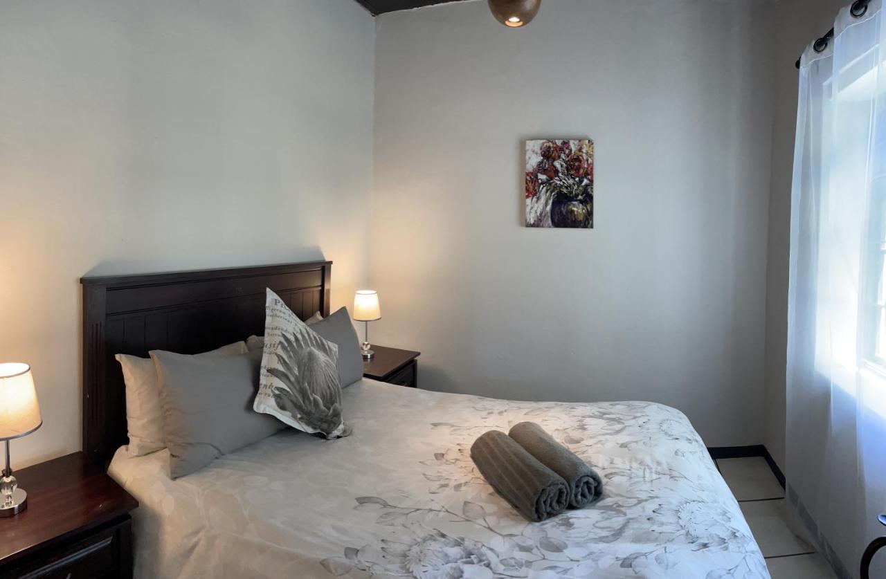 Kleine Vrede Farm Cottage Hermanus Bagian luar foto